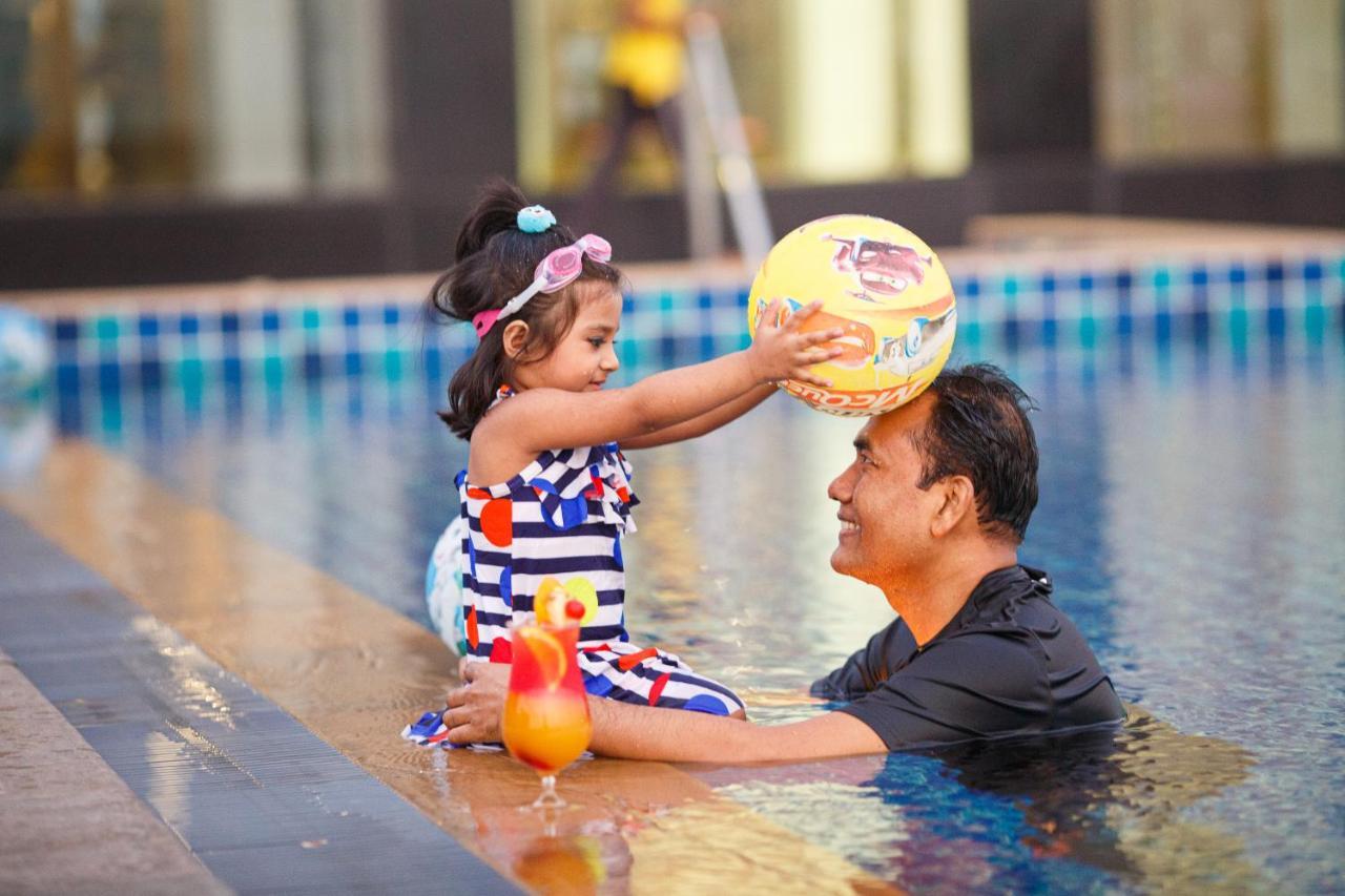 Holiday Inn Dhaka City Centre By Ihg Екстериор снимка