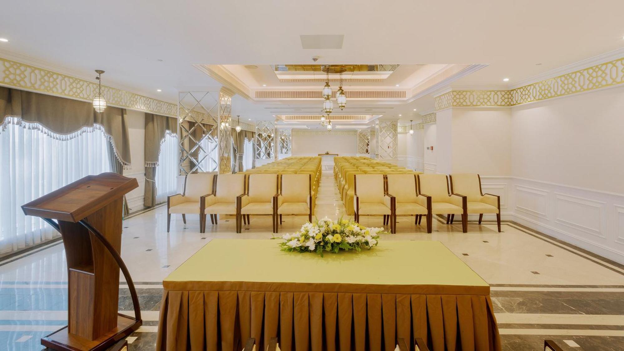 Holiday Inn Dhaka City Centre By Ihg Екстериор снимка