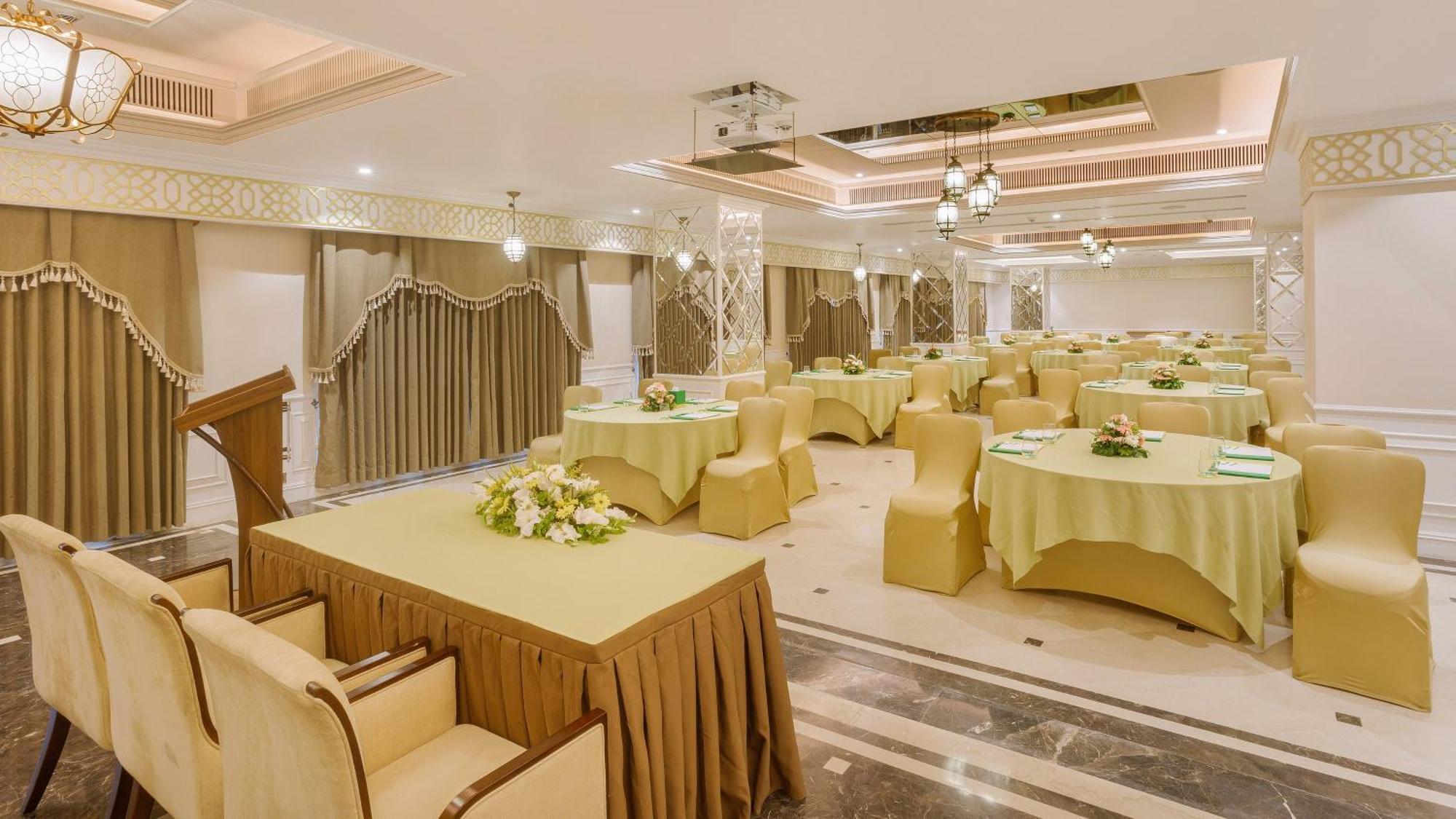 Holiday Inn Dhaka City Centre By Ihg Екстериор снимка